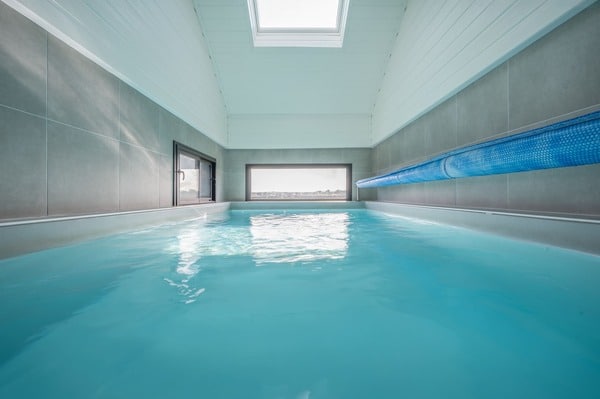 Piscine intérieure chauffée 29°C