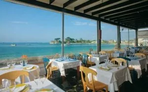 Location de maison de vacances à Kerlouan Piscine intérieure Kerlouan La Villa sur la Baie